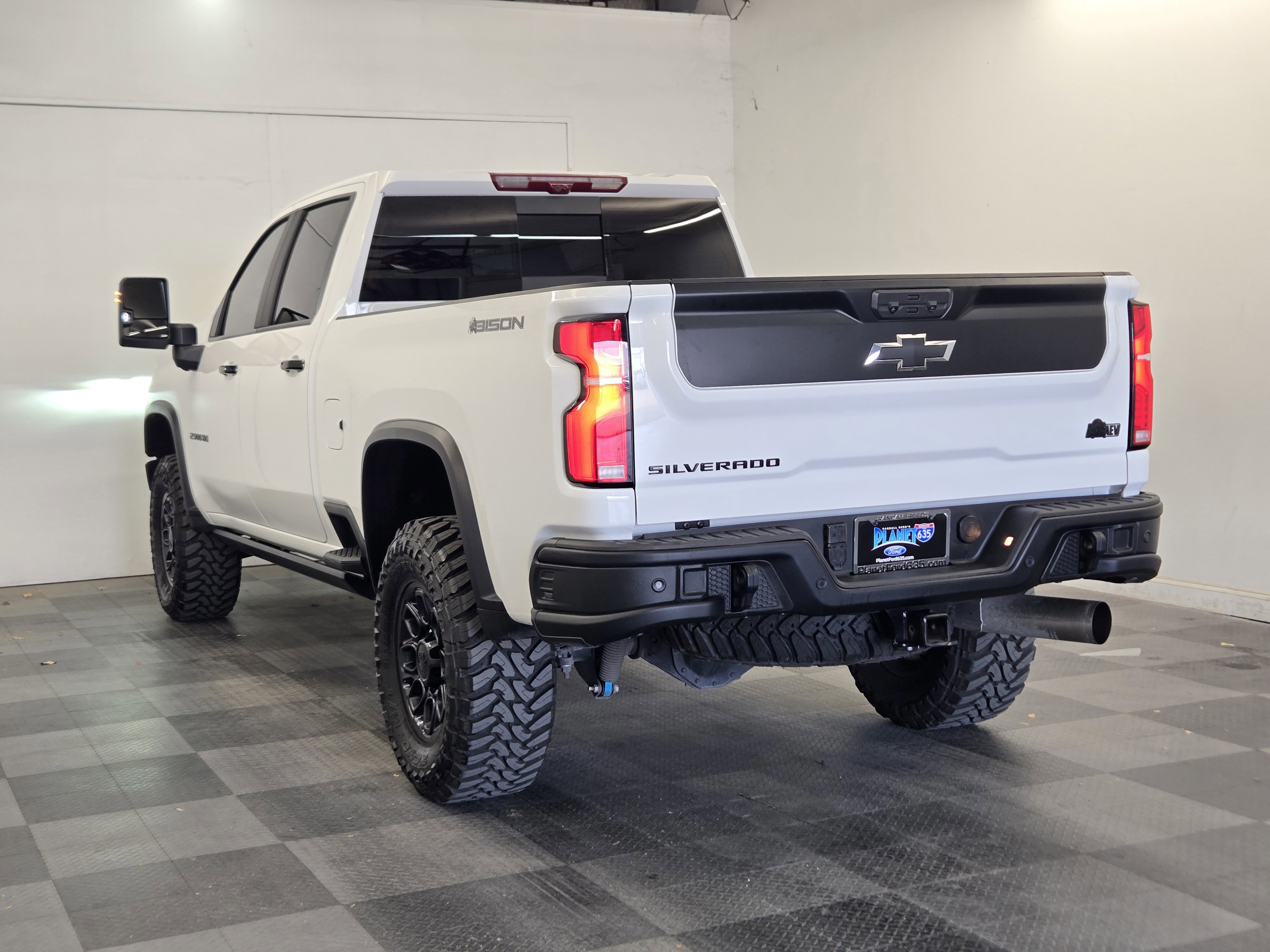 Used 2025 Chevrolet Silverado 2500 ZR2 w/ ZR2 Bison Edition image 2