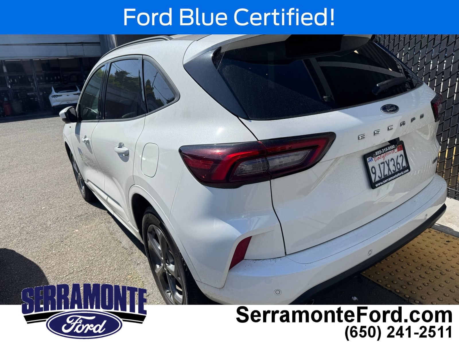 Certified 2023 Ford Escape ST-Line Select w/ Tech Pack #2 AWD/4WD image 4