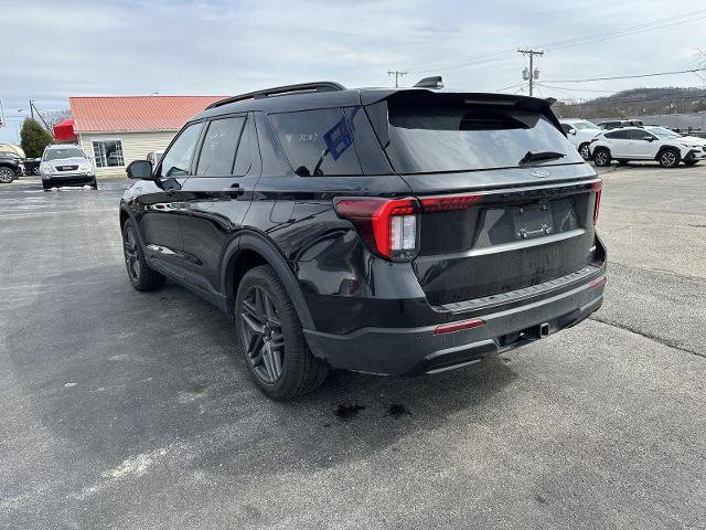 Certified 2025 Ford Explorer ST-Line w/ ST-Line Street Pack image 5