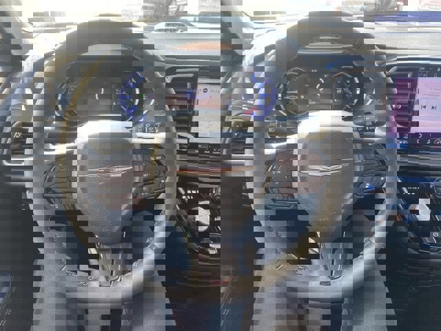 Used 2022 Chrysler Pacifica Touring-L w/ S Appearance Package image 11