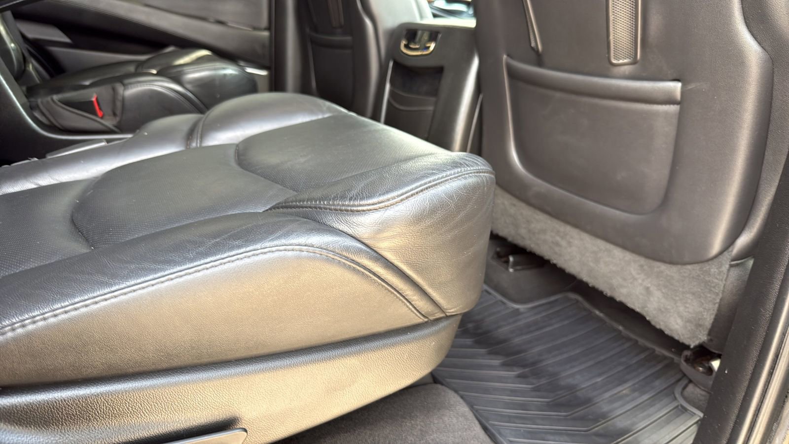 Used 2018 Cadillac Escalade Luxury RWD image 26