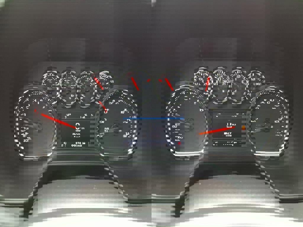 Used 2021 Chevrolet Suburban RST w/ Luxury Package image 25