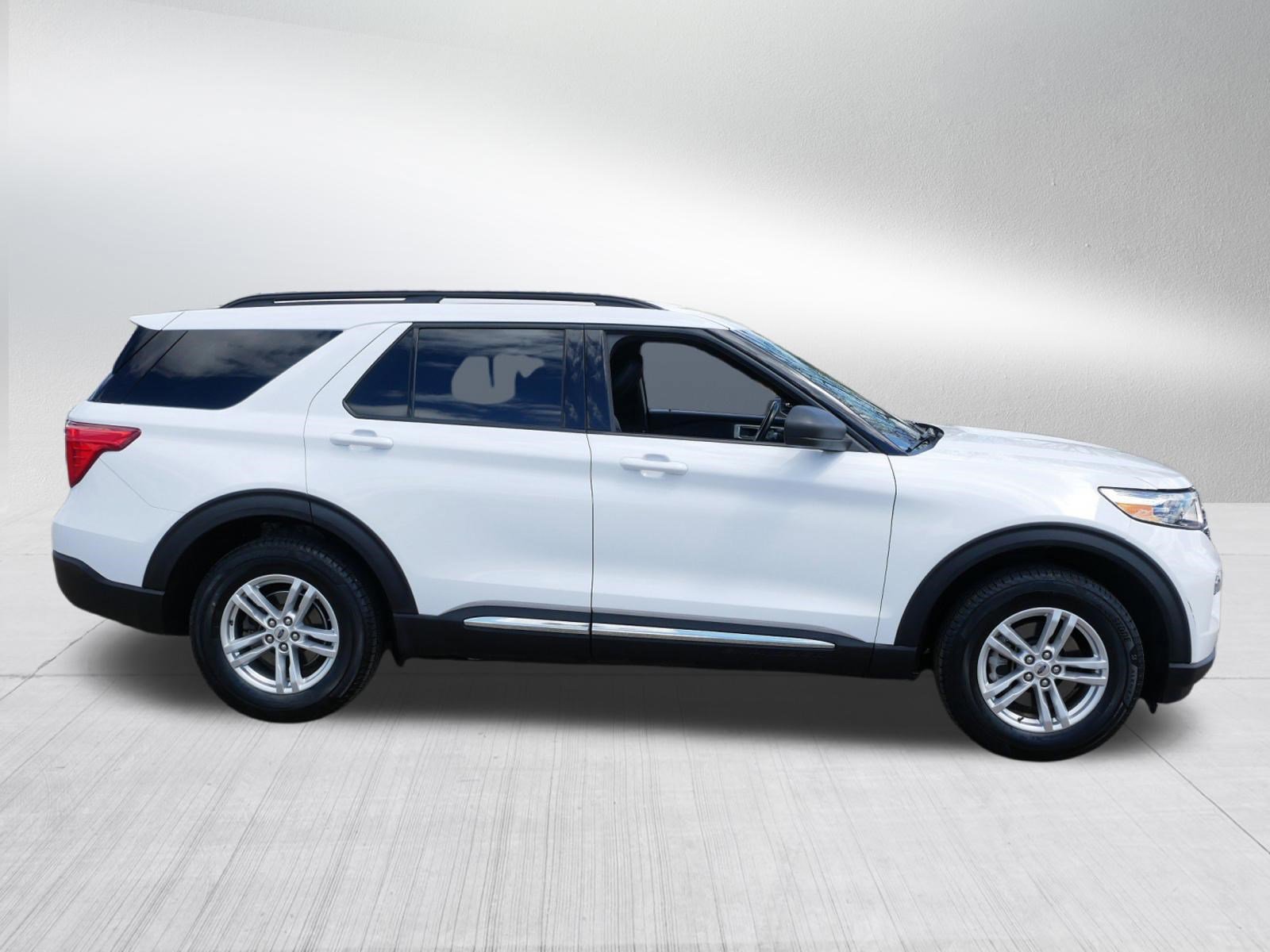 Certified 2020 Ford Explorer XLT w/ Equipment Group 202A AWD/4WD image 8