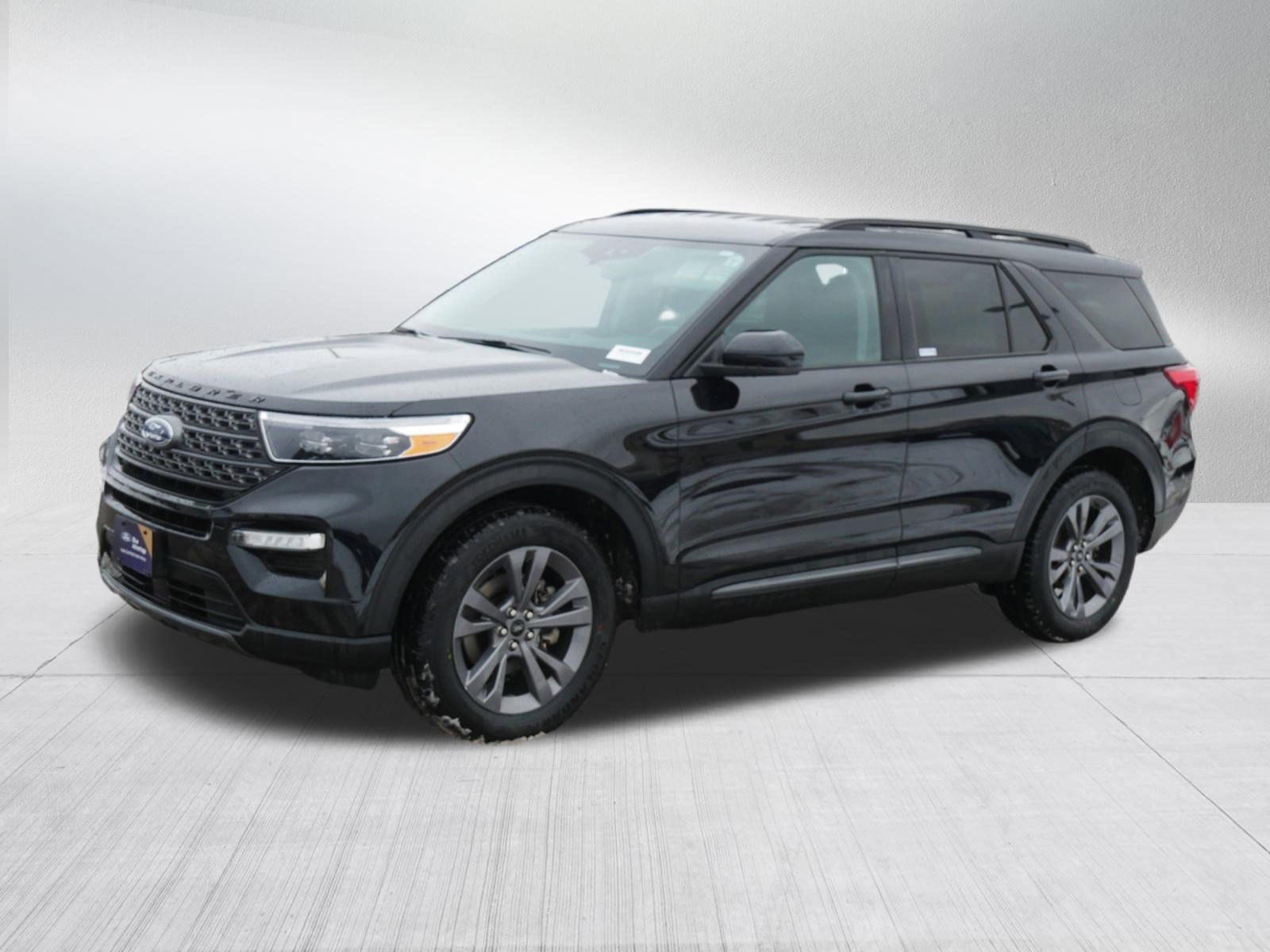 Certified 2023 Ford Explorer XLT w/ Equipment Group 202A image 2