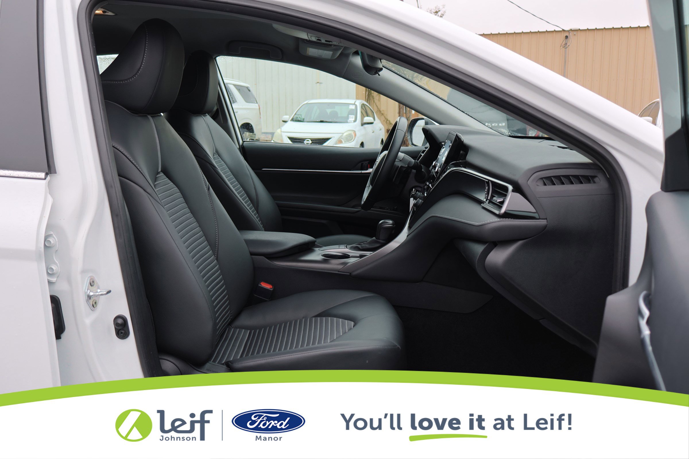 Used 2024 Toyota Camry SE image 32