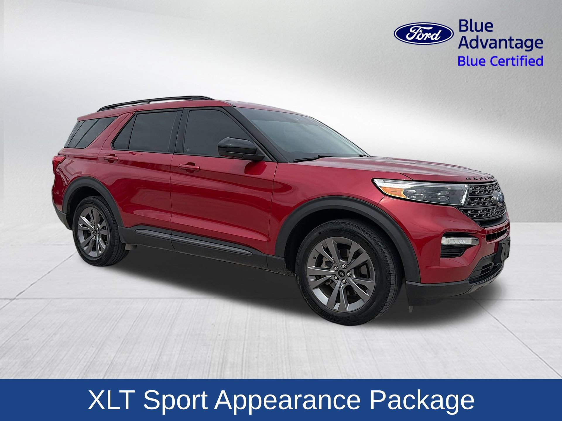 Certified 2022 Ford Explorer XLT w/ Equipment Group 202A AWD/4WD image 4