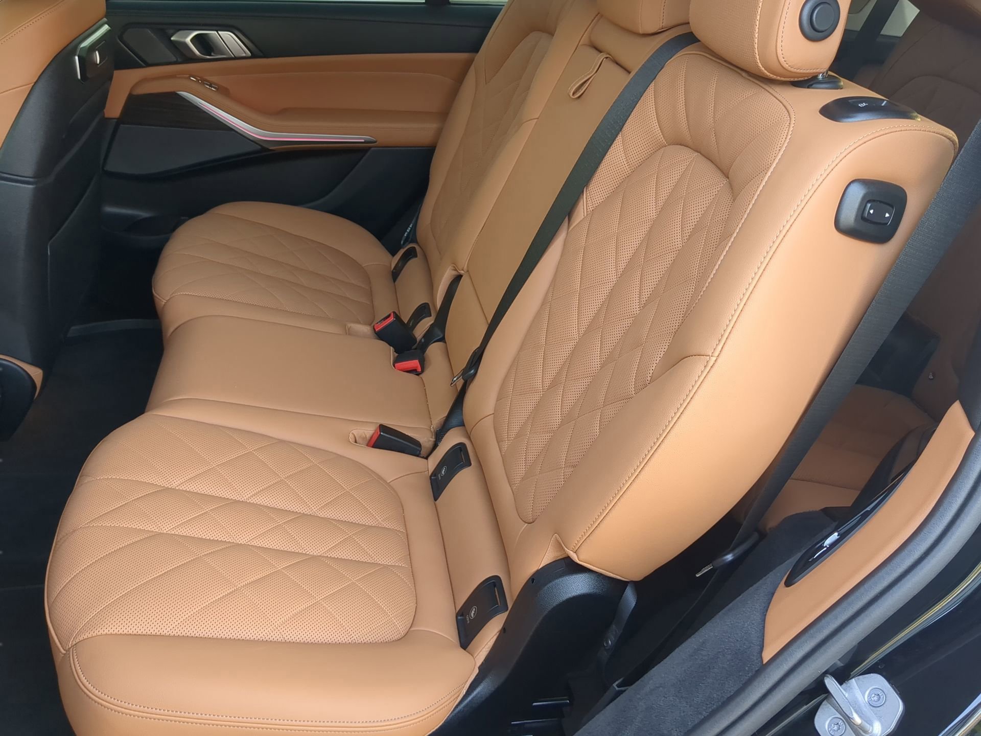 Used 2025 BMW X7 xDrive40i w/ Premium Package AWD/4WD image 54