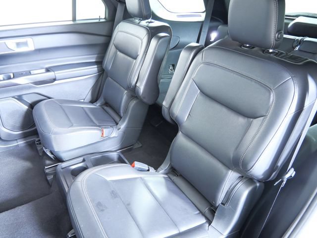 Certified 2020 Ford Explorer XLT w/ Equipment Group 202A AWD/4WD image 16