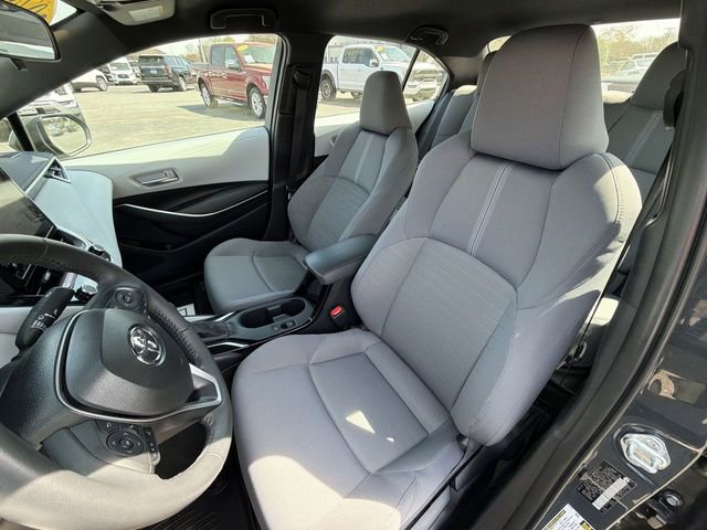Used 2025 Toyota Corolla SE FWD image 12