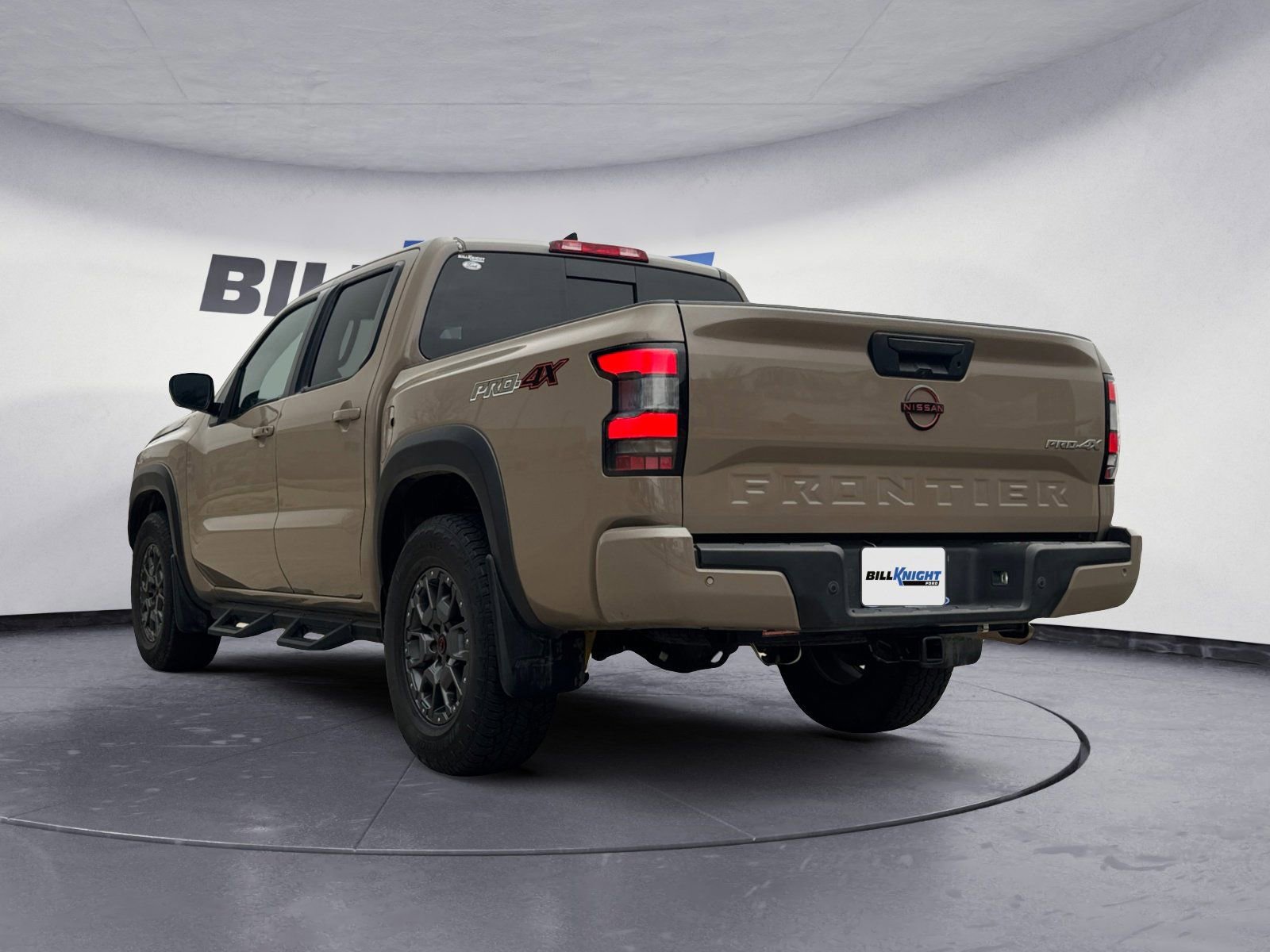 Used 2023 Nissan Frontier PRO-4X w/ Pro-4X Premium Package image 3