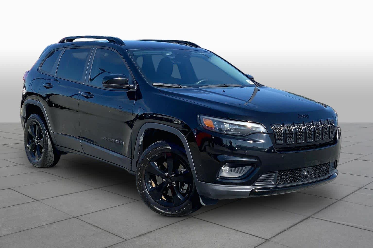 Used 2023 Jeep Cherokee Altitude Lux AWD/4WD image 3
