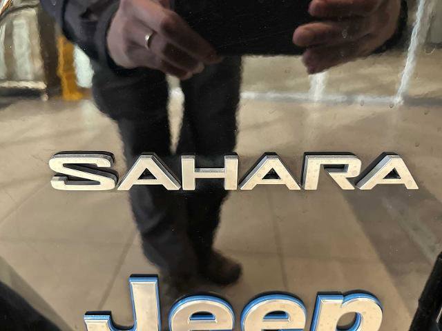 Used 2022 Jeep Wrangler Unlimited Sahara w/ Cold Weather Group image 31