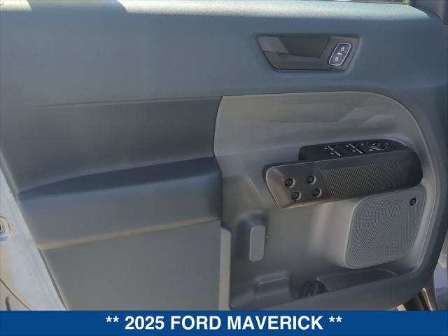 Certified 2025 Ford Maverick Lariat w/ Black Appearance Package AWD/4WD image 10