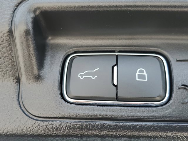 Certified 2025 Ford Explorer ST-Line image 11