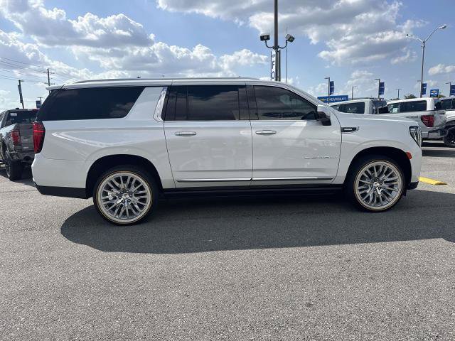 Used 2023 GMC Yukon XL Denali RWD image 4