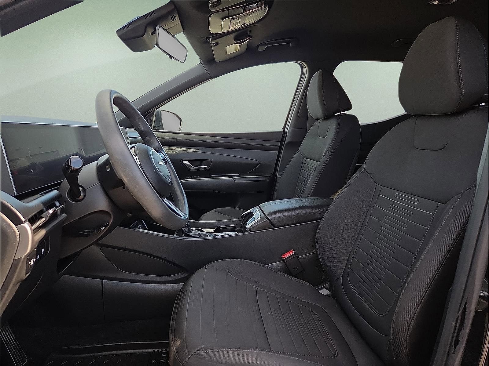 Used 2025 Hyundai Santa Cruz SE image 13