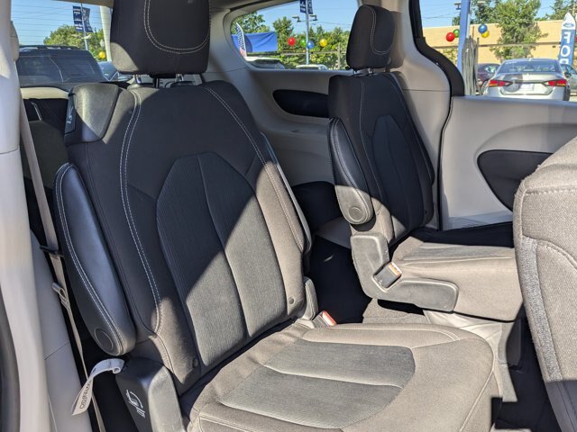 Used 2023 Chrysler Voyager LX FWD image 31
