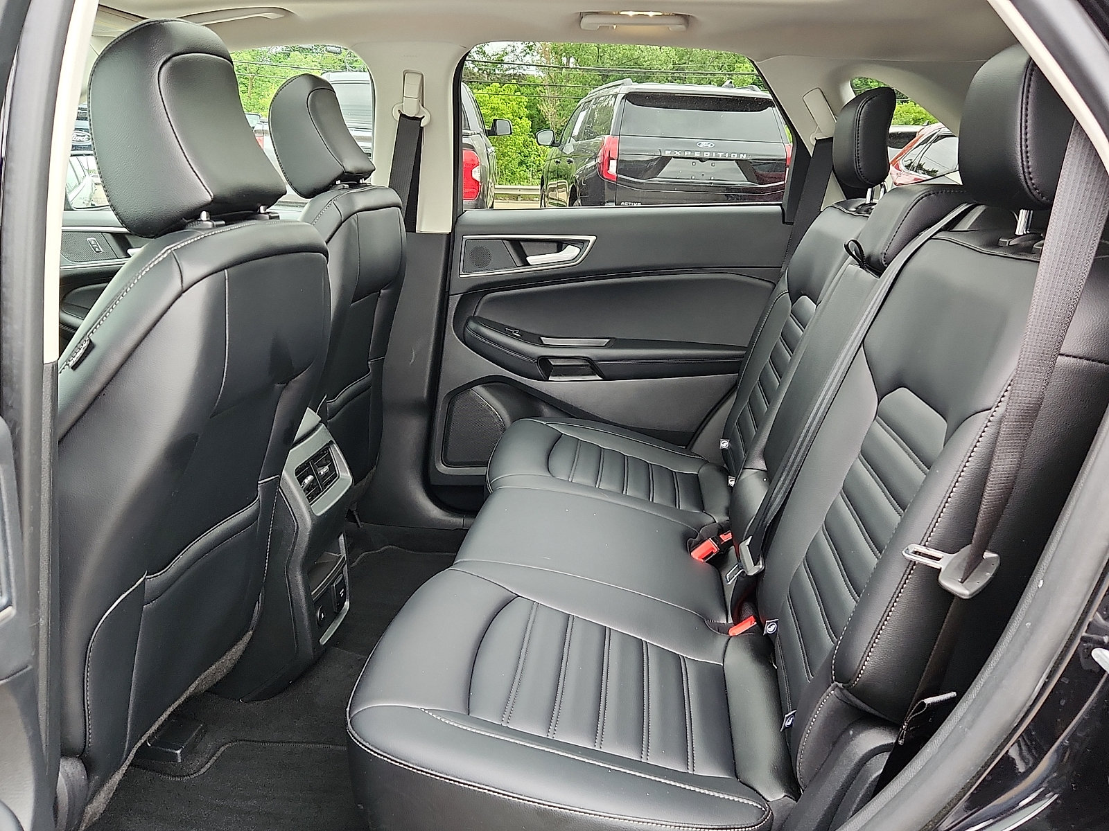 Certified 2024 Ford Edge SEL w/ Convenience Package AWD/4WD image 10
