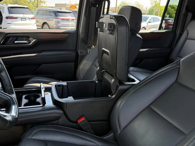 Used 2025 GMC Yukon XL Denali AWD/4WD image 29