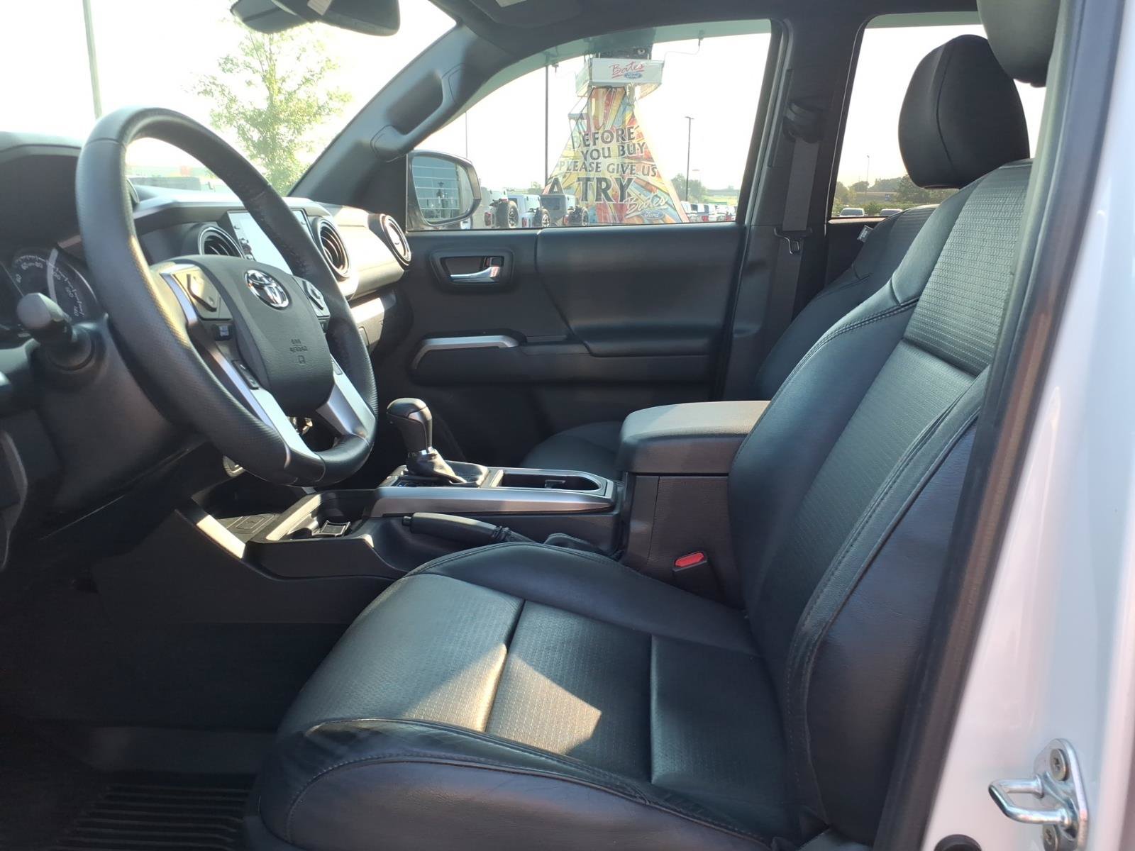 Used 2023 Toyota Tacoma Limited w/ Nightshade Package AWD/4WD image 10