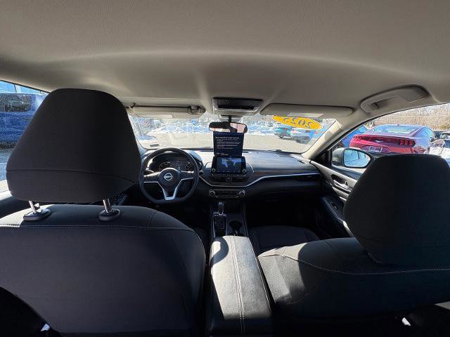 Used 2025 Nissan Altima 2.5 SV image 17