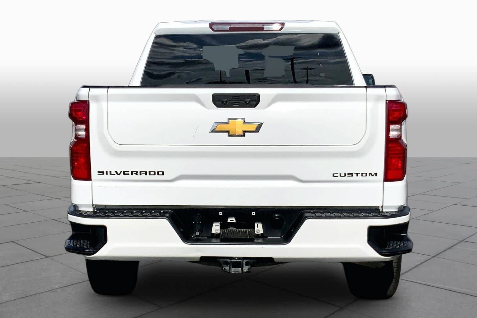 Used 2022 Chevrolet Silverado 1500 Custom w/ LPO, Dark Essentials Package RWD image 5