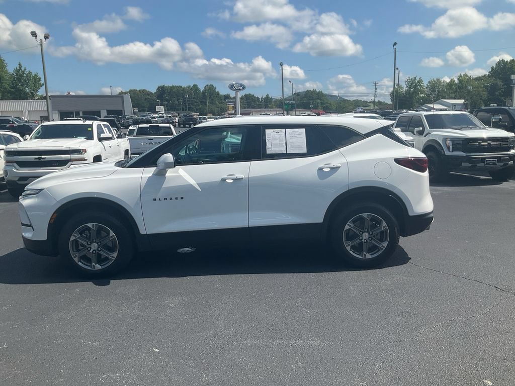 Used 2023 Chevrolet Blazer LT FWD image 8