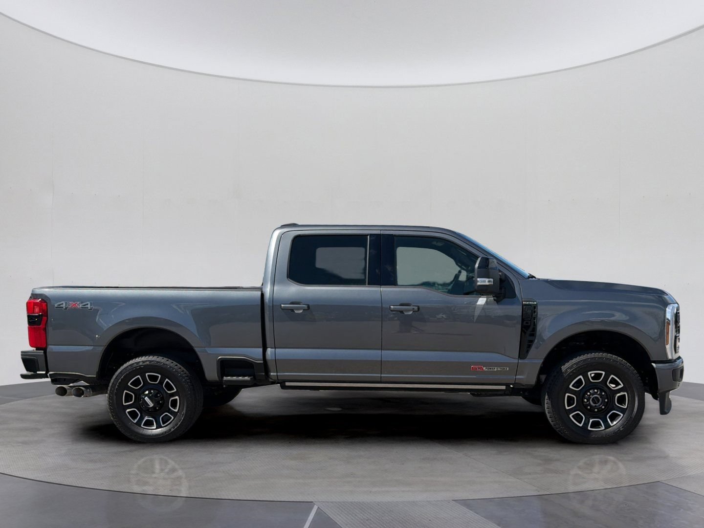 Certified 2025 Ford F250 Platinum AWD/4WD image 9