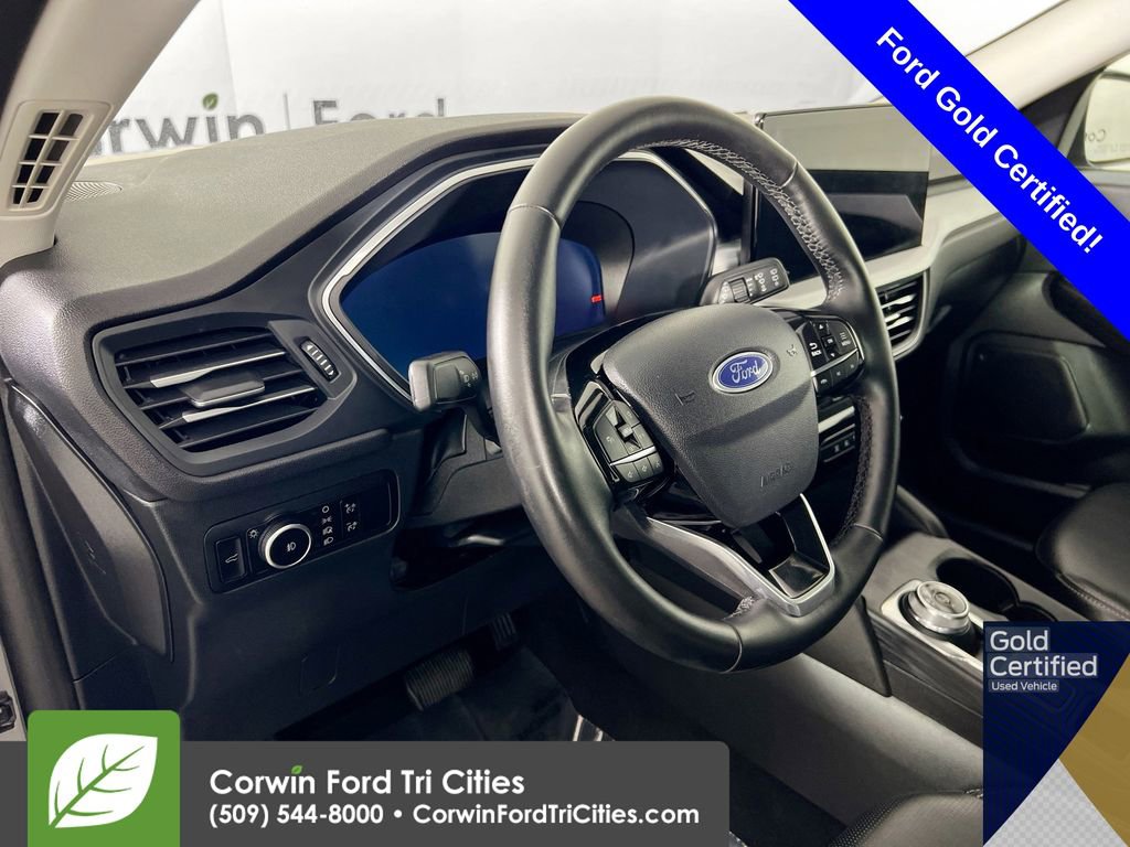 Certified 2025 Ford Escape Platinum AWD/4WD video 3