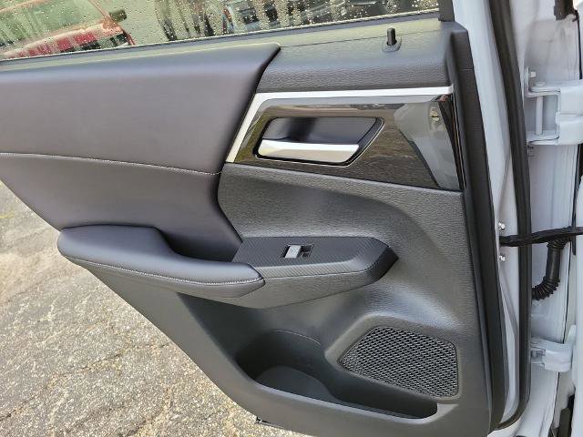 Used 2024 Mitsubishi Outlander SE Black Edition image 14