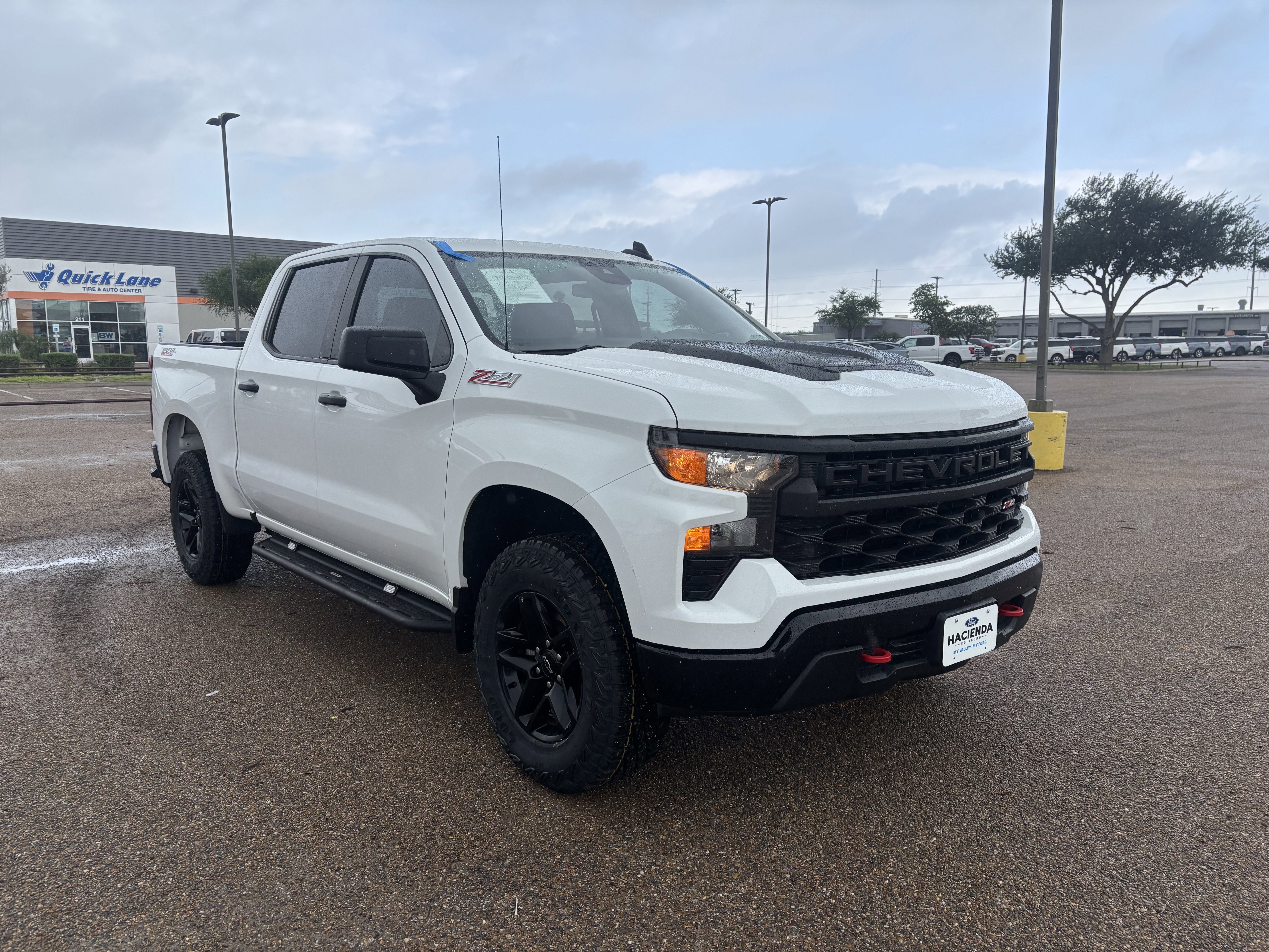 Used 2022 Chevrolet Silverado 1500 Custom Trail Boss w/ LPO, Dark Essentials Package image 6