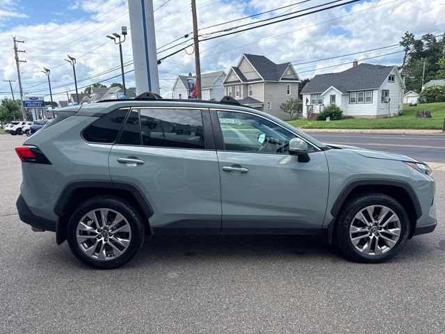 Used 2023 Toyota RAV4 XLE Premium AWD/4WD image 5