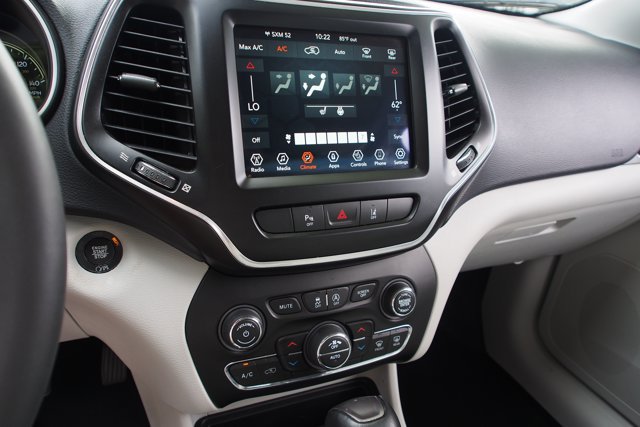 Used 2021 Jeep Cherokee Latitude Lux w/ Comfort/Convenience Group AWD/4WD image 25