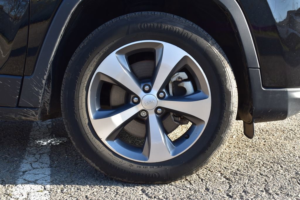 Used 2022 Jeep Cherokee Limited image 4