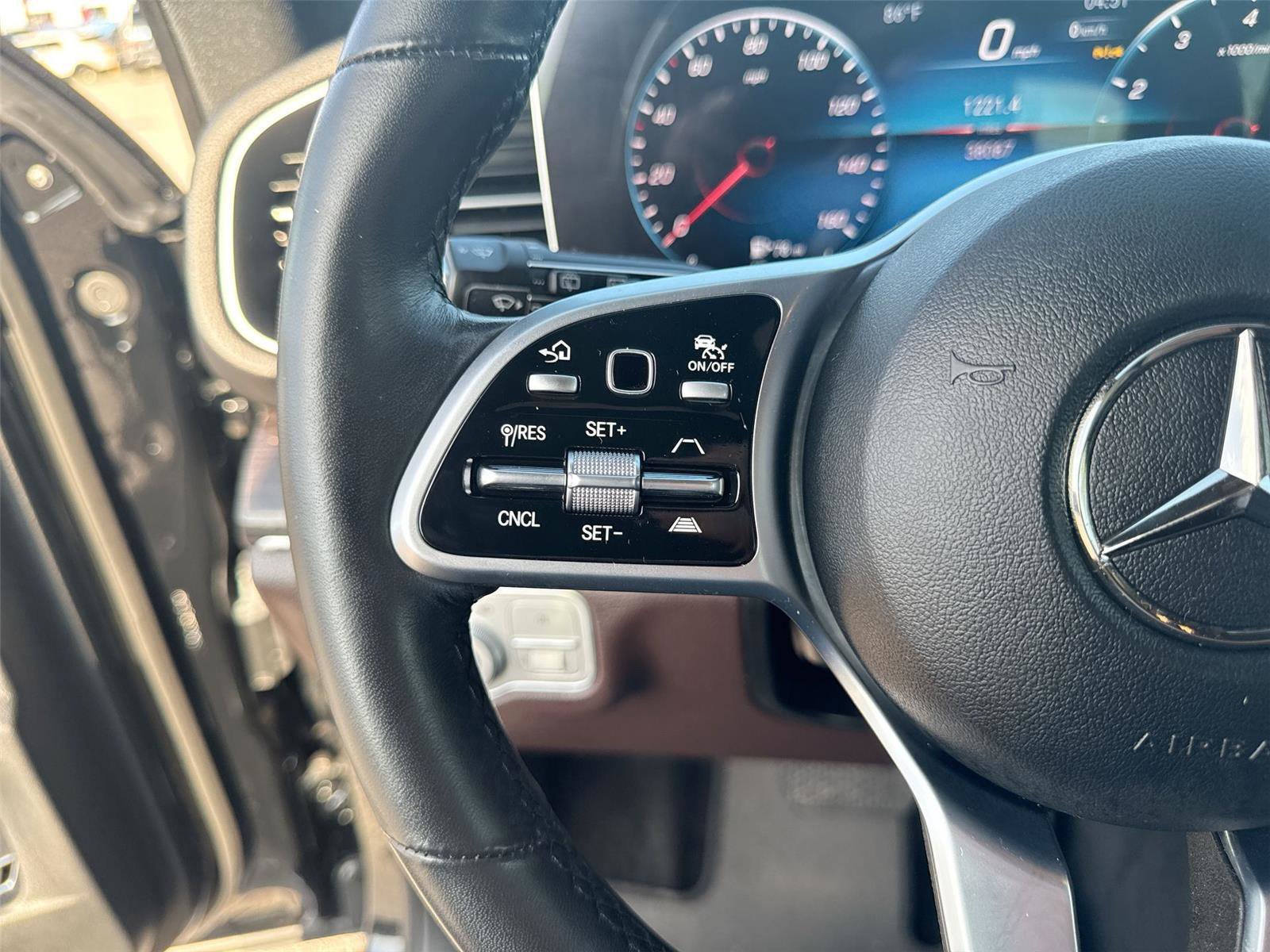 Used 2022 Mercedes-Benz GLE 350 image 6