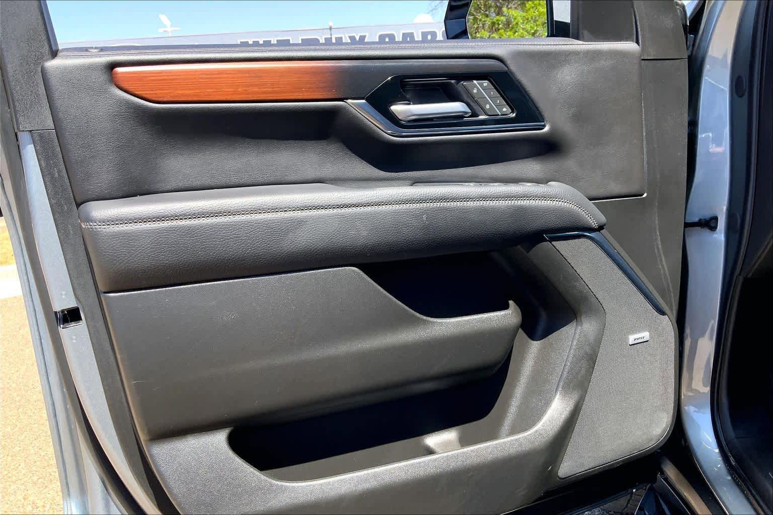 Used 2025 GMC Yukon Denali AWD/4WD image 22