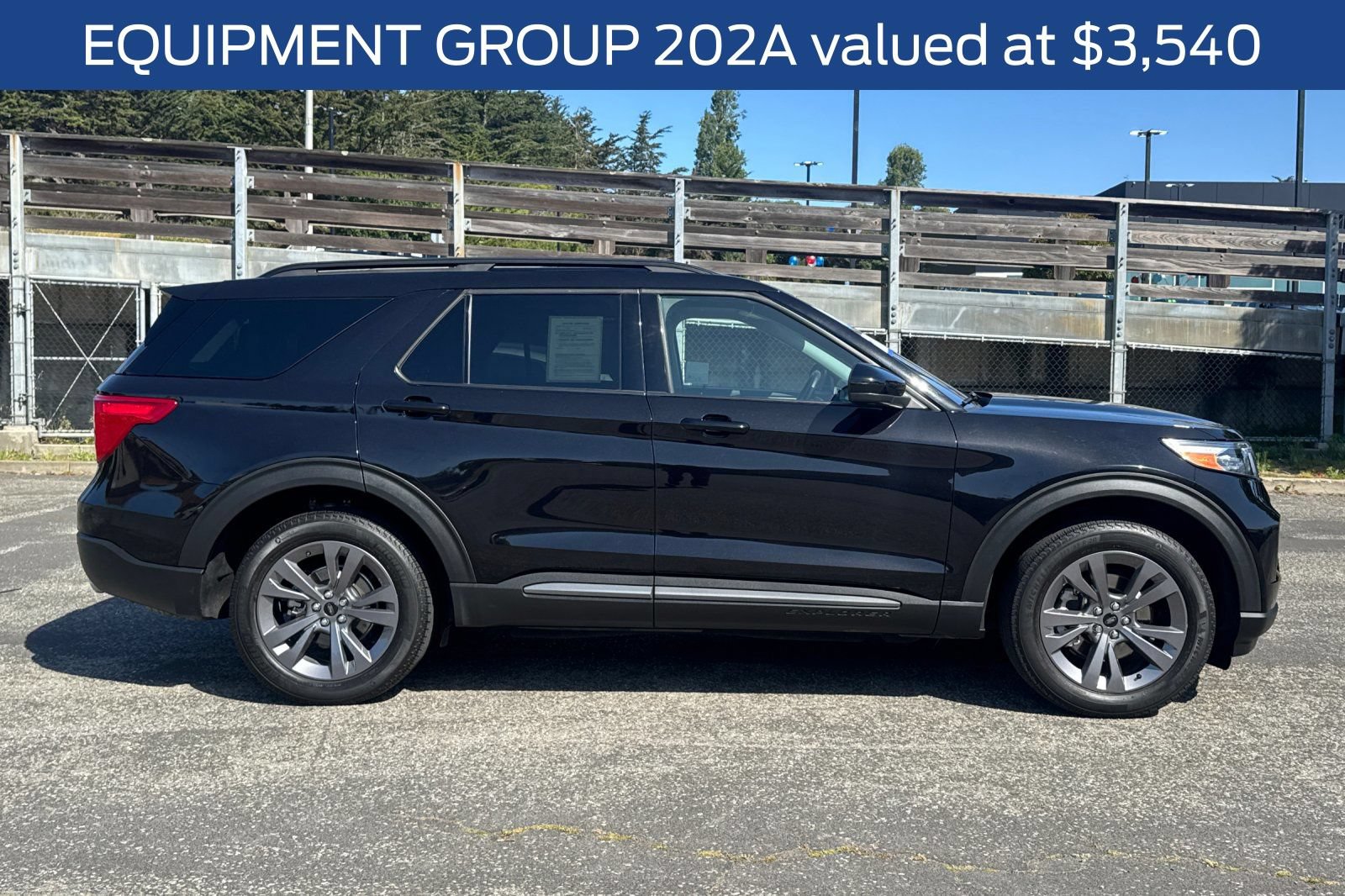 Certified 2022 Ford Explorer XLT w/ Equipment Group 202A AWD/4WD image 4