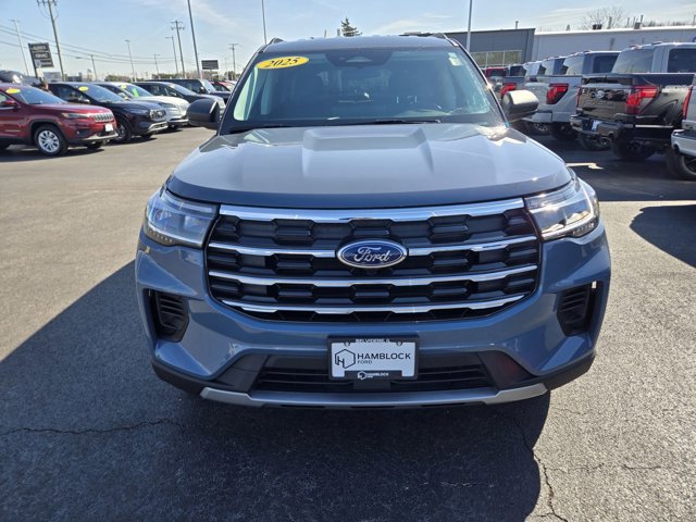 Certified 2025 Ford Explorer Active AWD/4WD image 3