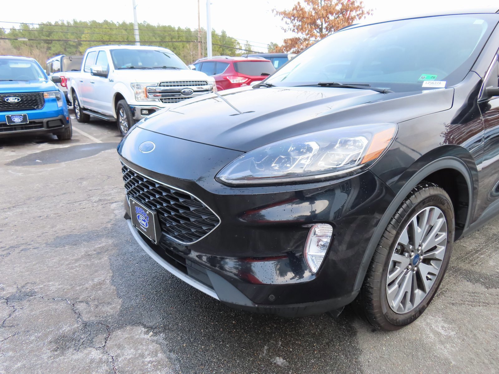 Certified 2022 Ford Escape Titanium w/ Class II Trailer Tow Package image 2