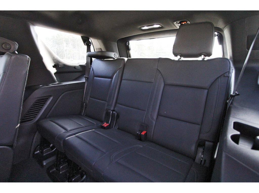 Used 2022 Chevrolet Tahoe Z71 w/ Luxury Package AWD/4WD image 11