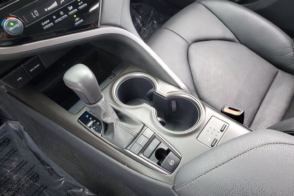 Used 2024 Toyota Camry XSE FWD image 12
