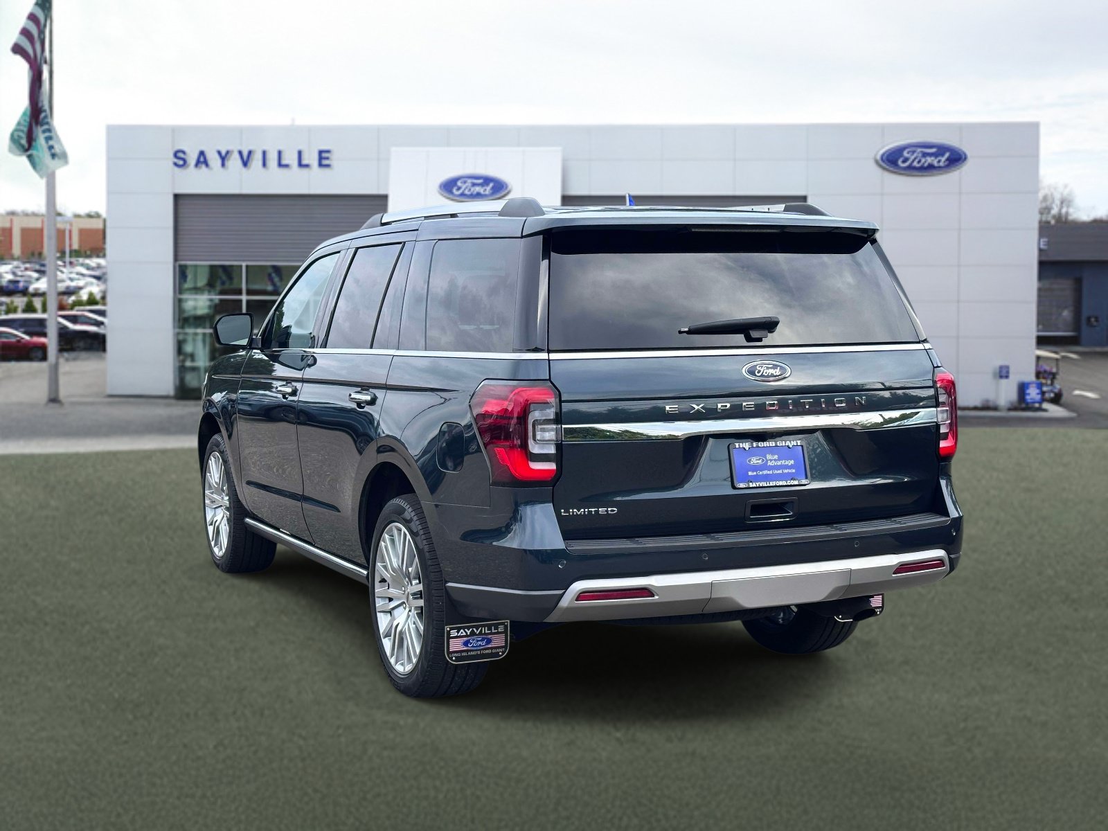 Certified 2024 Ford Expedition Limited AWD/4WD image 4