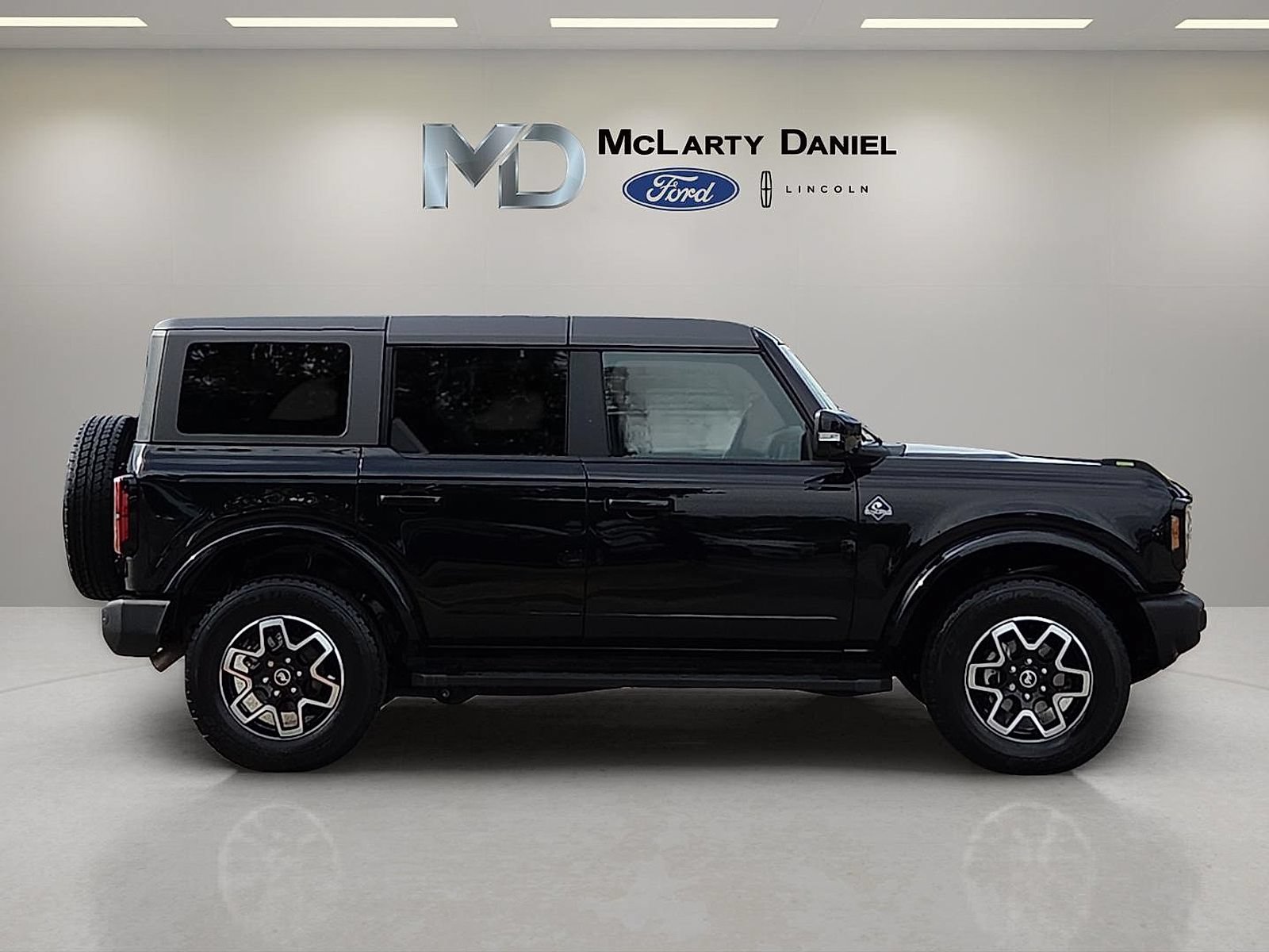 Certified 2024 Ford Bronco Outer Banks AWD/4WD image 6