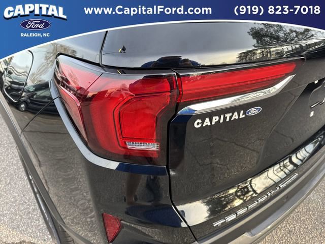 Used 2025 GMC Terrain Elevation image 15