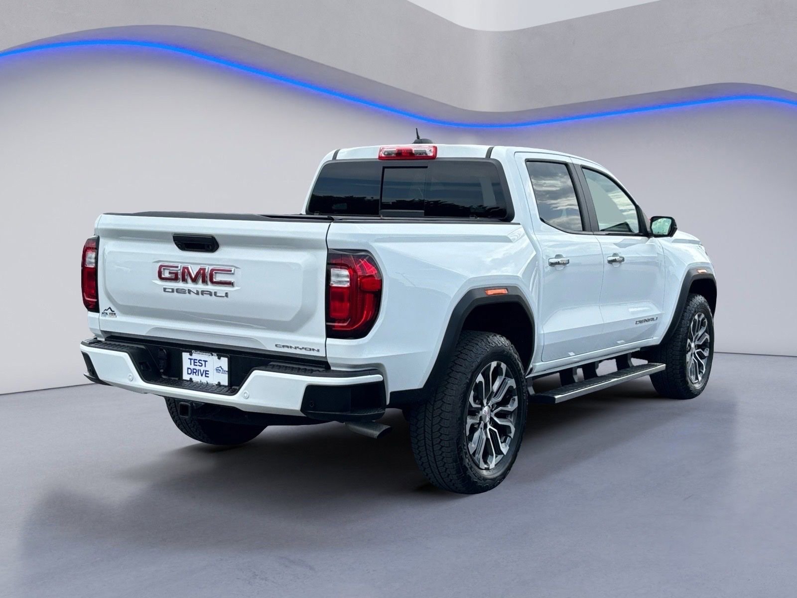 Used 2026 GMC Canyon Denali AWD/4WD image 4