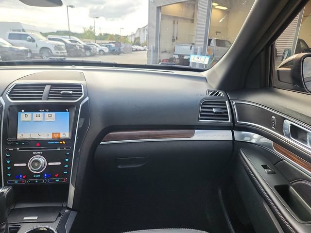 Certified 2018 Ford Explorer Limited w/ Equipment Group 301A AWD/4WD image 10