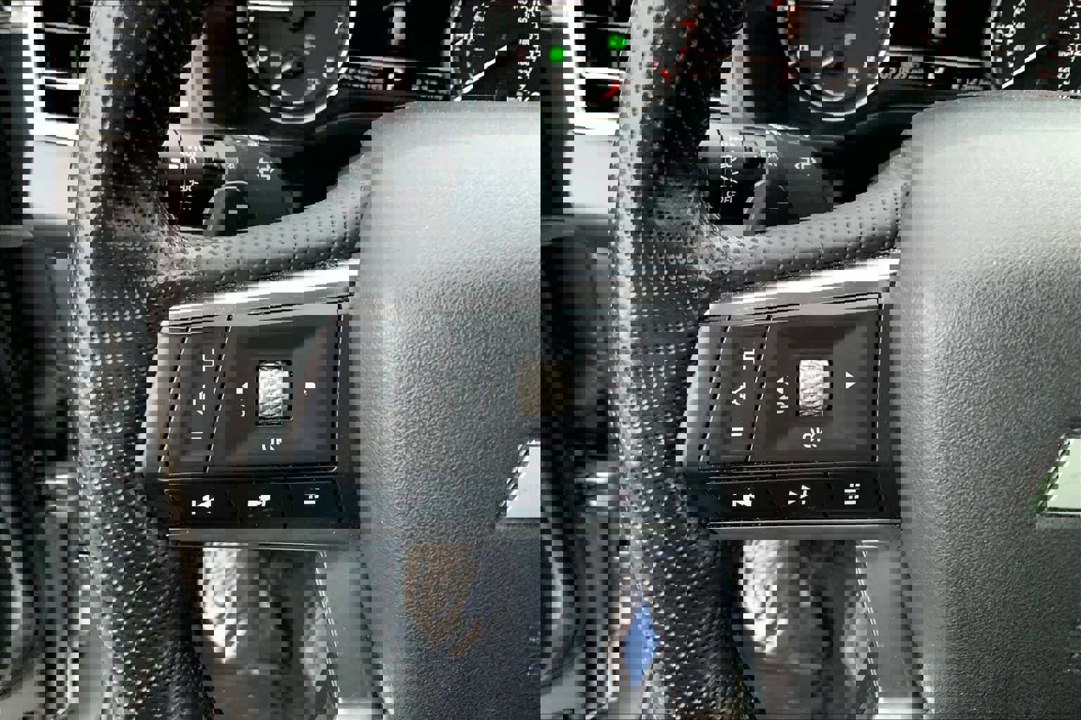 Used 2024 Mitsubishi Outlander SE image 22