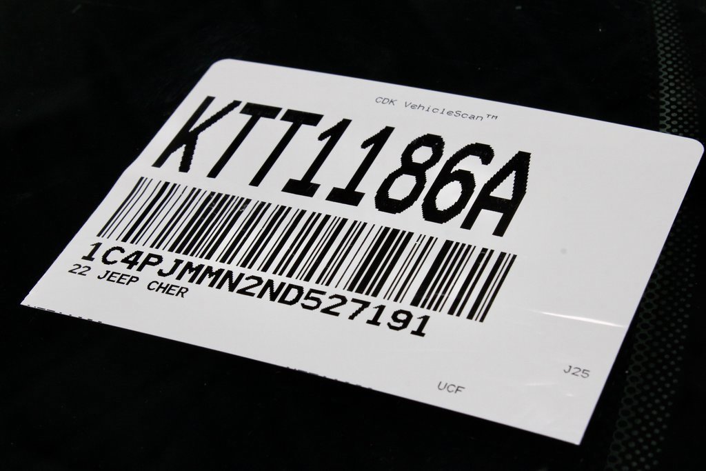 Used 2022 Jeep Cherokee Latitude Lux w/ Mopar Interior Package image 34