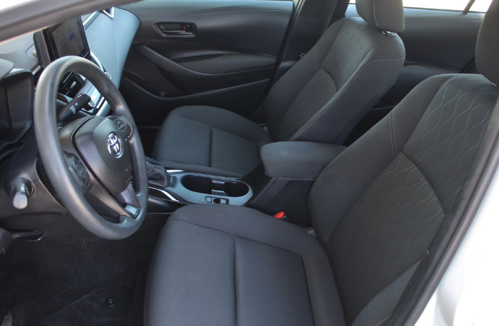 Used 2025 Toyota Corolla LE FWD image 27
