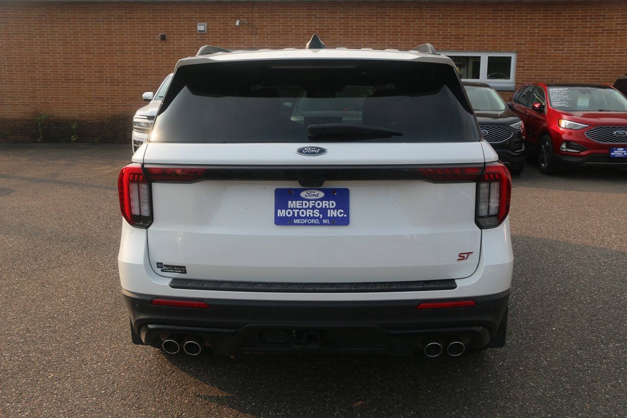 Certified 2025 Ford Explorer ST AWD/4WD image 4